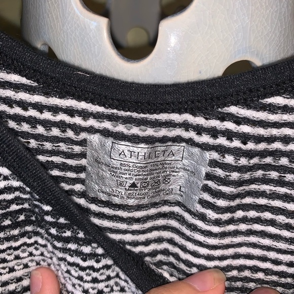 Athleta Scoop Neck Ribbed Black and White Striped Active Tank Size large - Picture 4 of 5